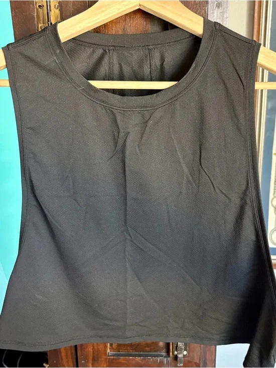 lululemon athletica Black Muscle Love Cropped Tank Size 6 - Picture 3 of 8